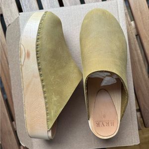 Bryr Olive Green Suede Clogs
